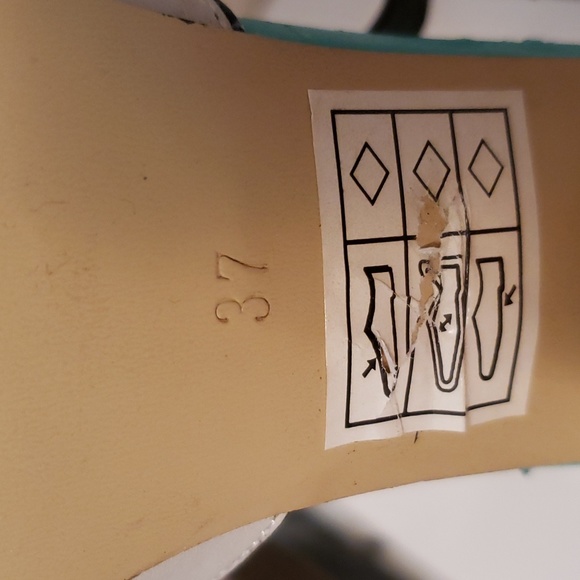 Disco Diva! Faux Leather unique heels 6.5 EUC - Picture 5 of 13